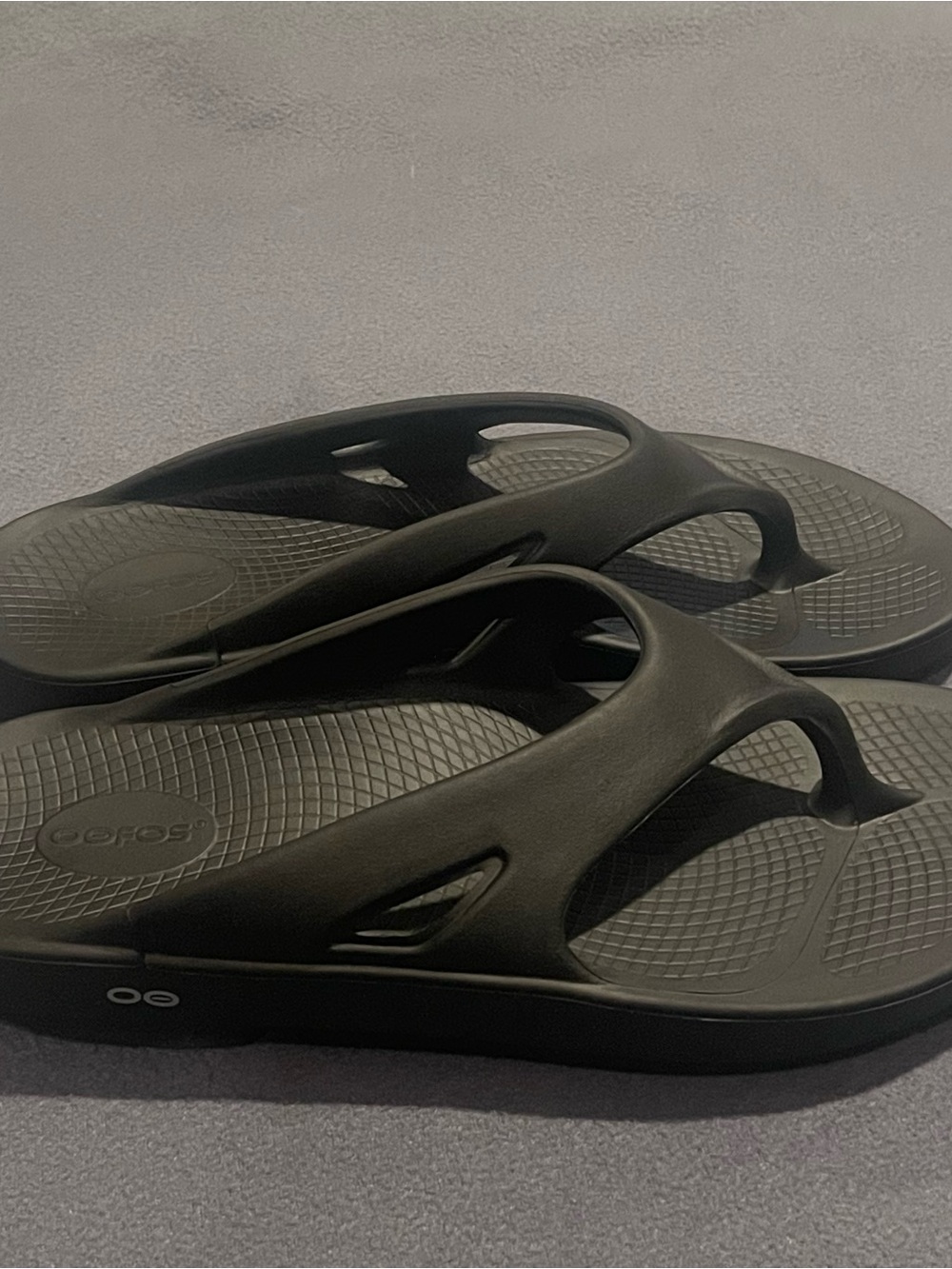 Oofos thong sandals mens 12 NWOT - Picture 2 of 11